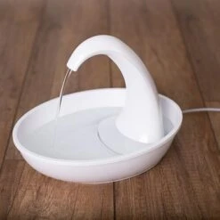 Bebedero Fuente Cisne De Pioneer Pet -Gatos Perros Suministros Tienda 95996 pioneer pet plastik trinkbrunnen swan hs 04 6